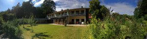 Yogahaus Südansicht und Garten